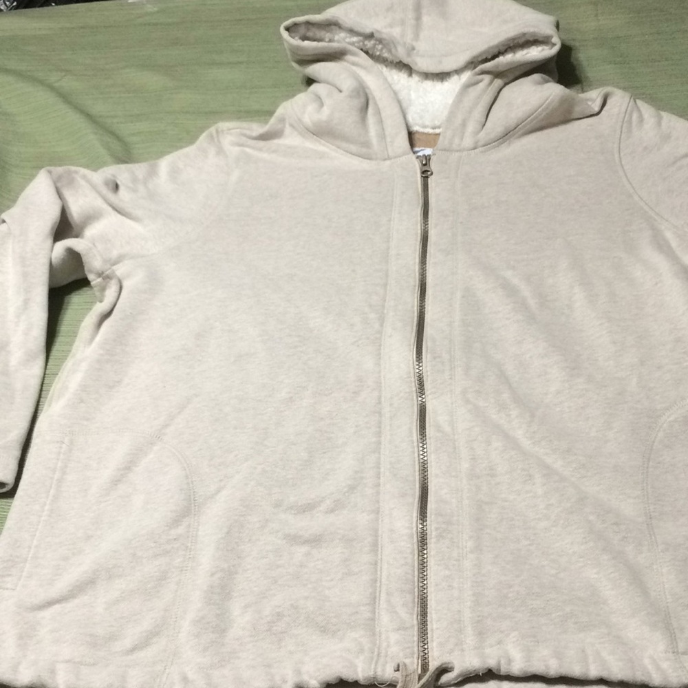 ACTIVE BEAUTIFUL HOODIE EXCELLENT CONDITION